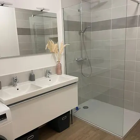 Bel Appartement / Troyes Saint-Parres-aux-Tertres Esterno foto